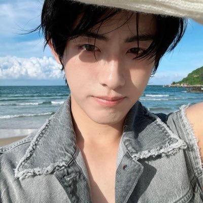 keulcs's profile picture. 