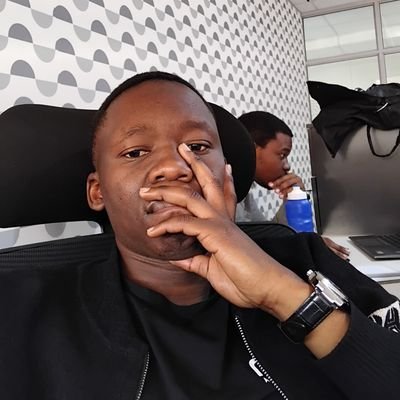 VaccinatedM's profile picture. Physicist | Ordinary mortal man