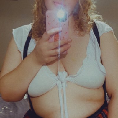 Juliecoww1's profile picture. 28 Hucow by trade 🥰🐄 Owned 😇 just a little slut doing slutty things with Daddy's Help 🫧🩷 Female