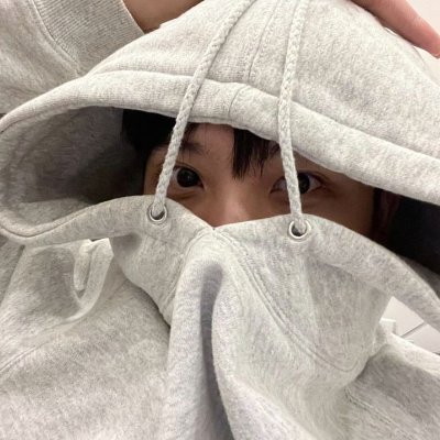 lhchaos_'s profile picture. no momento estou obcecada por um agiota e um barista que se amam e amam gatos | 🏳️‍🌈