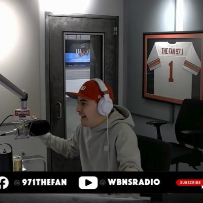 HBLoomis's profile picture. 25 | IC @971TheFan