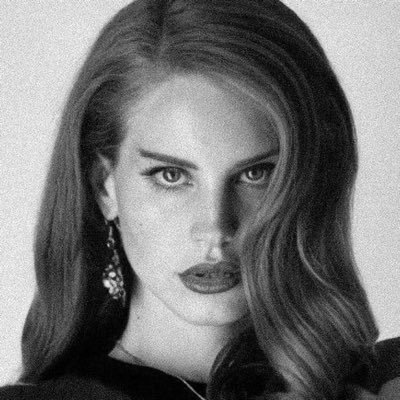 sassa_rey's profile picture. Criada especialmente pra expressar opiniões um pouco controversas (ou não) e exaltar o talento e a beleza da minha mãe Lana Del Rey ᯓ★
