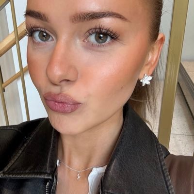 cathybsl4r's profile picture. MAGA 🇺🇸❤️