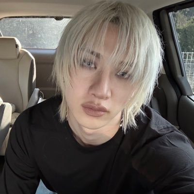 chqngv's profile picture. touis agenda bright and alive !!