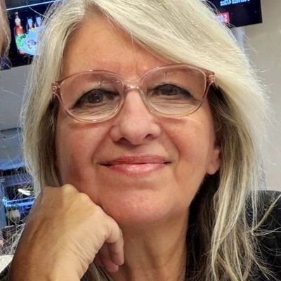 soyglasu's profile picture. Comunicadora Social. Disfruto en familia y con amigos. Yendo a disfrutar de todo. Algún día es mucho tiempo. Hay códigos que no se rompen.