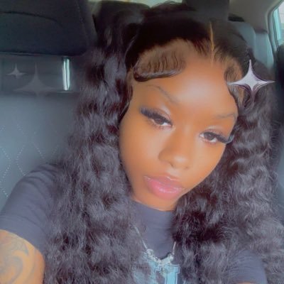 therealmyra__'s profile picture. 