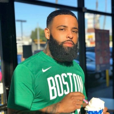 dabarber_p22478's profile picture. 🎁🌹Gracefully kissed by the 🌞sun melanin blessed🥰