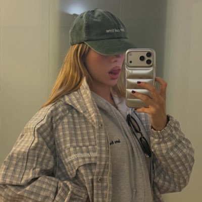 dionnepeltier's profile picture. pecchè t'ngripp, shawty?