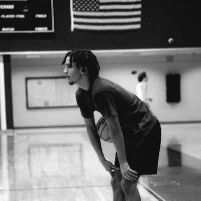 JamesCarlton0's profile picture. C/o 2027 |6’3 Pg/Sg |Astronaut high school |3.7 GPA