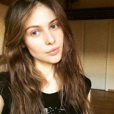 KellyLLVV's profile picture. Life is only once, so have the courage to try new things