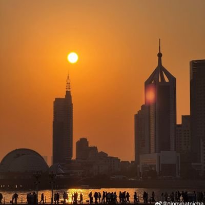 Jaxyginny's profile picture. With broken heart going on