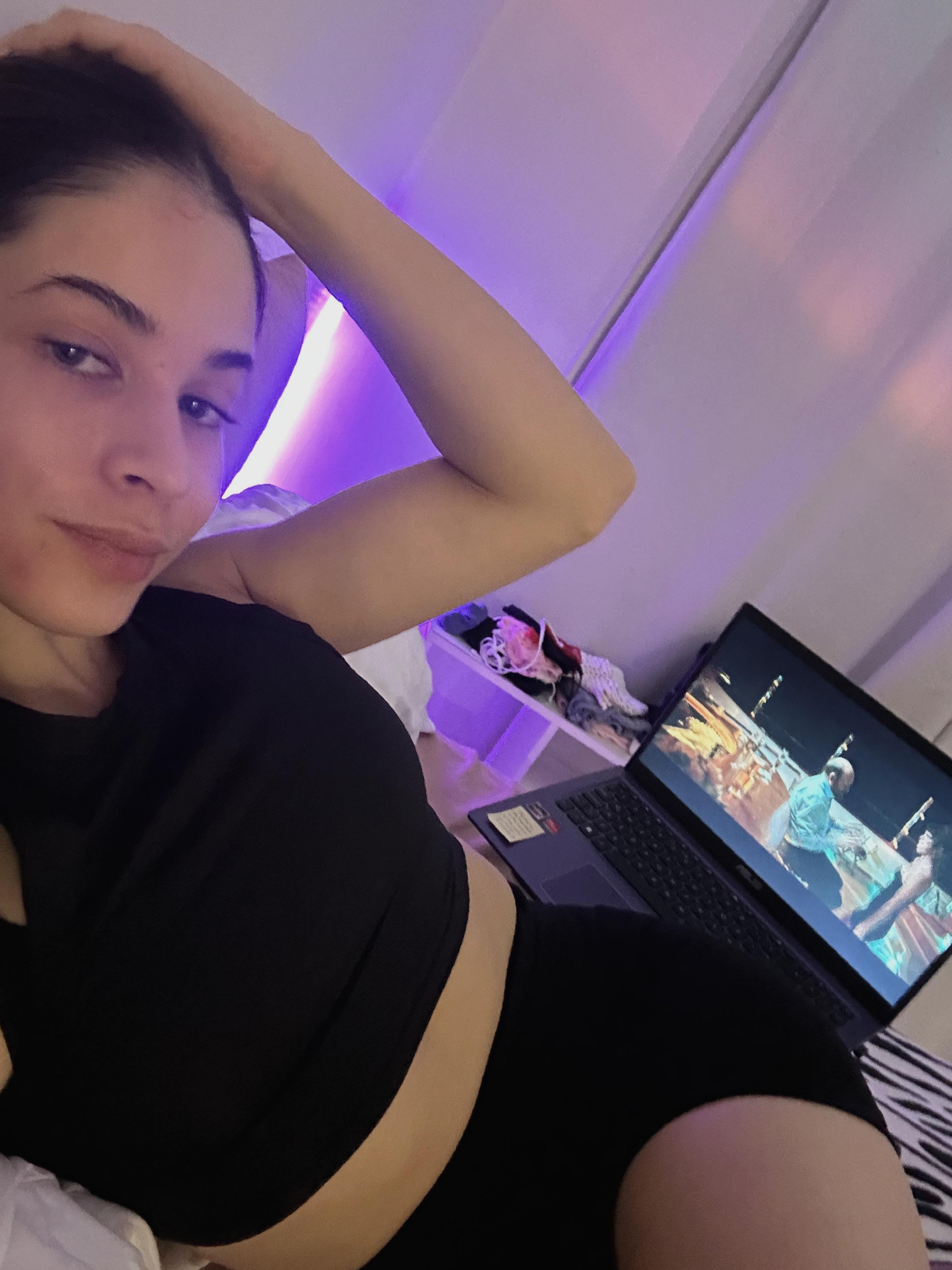 zoey908b's profile picture. Tired but and wine nights 💐 New here