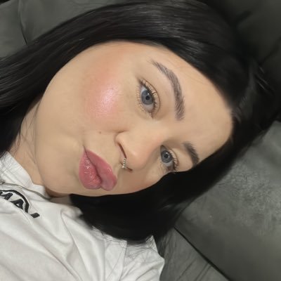 molianipastre's profile picture. Não aceito idéias nem regras sem bons argumentos Rataria e judaria não fazem parte dos meus relacionamentos ♎✨🌎🌱💡🥦