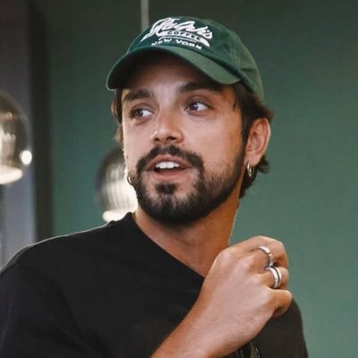 teusorrisorods's profile picture. 💜30/06/21• ෆ @simasrodrigo fan account