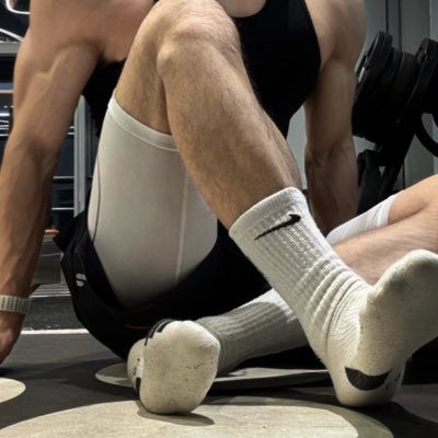 Nkm051725's profile picture. 体/20-188-70 /锁s /46码🦶/礼貌私信/不定期删/会清骗互关粉/好多🧦