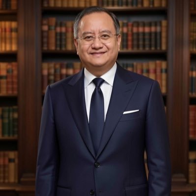 santillanpe1's profile picture. Universitario de formación, abogado de profesión, profesor de vocación Magistrado de la Sala Superior del @TFJAMexico