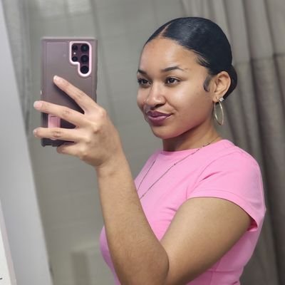 Thesxorpioqueen's profile picture. Where softness is strength
- LOVELYXO