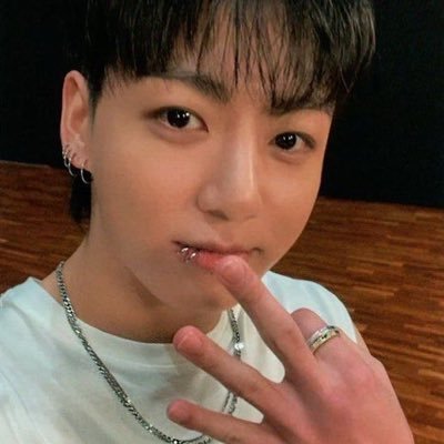 jeontojii's profile picture. I don’t know ask jeongguk ?