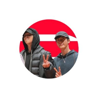 _namjinbaby__'s profile picture. ⟭⟬E are B⟬⟭CK♡🍯💫