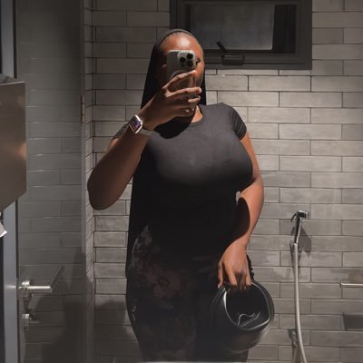 hikkythebrat's profile picture. a yapper & a princess