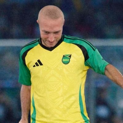 OfficialC98's profile picture. Mansfield Town lover. Zak Brown hater.