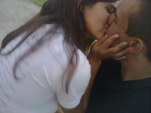 Emerson_CBG's profile picture. 18 anos, Gremista de berço , Chato , amigo, sorridente , adora musicas clássicas,e amaa muito a @coelha_do_meme :P
emerson-meme@hotmail.com msn add.