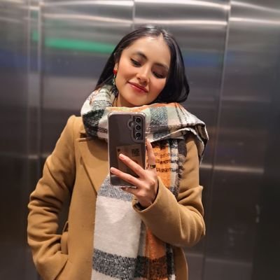 DGiovanaFlores1's profile picture. Es fiel, pero a ella misma.  

✨️🦋🏰