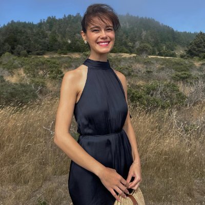 Audrey_Molena's profile picture. Creating more than I consume
Tech • Growth • Discipline
Work in progress 🚧 | 
#Business #FashionNY
Coffee first ☕?