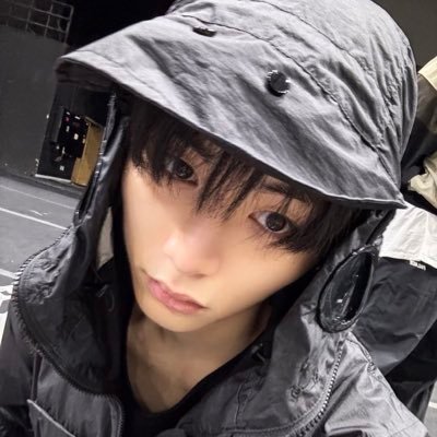 woonleft_'s profile picture. 왜 안티래 예쁘기만 하더만