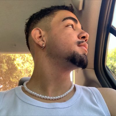 BielXodo's profile picture. @pabllo vittar  🌈 vittalover • goiás 🇧🇷🎂 20y 💿 NPN💙 𝑥𝑜𝑑𝑜́ 𝑑𝑎 𝑣𝑖𝑡𝑡𝑎𝑟 🪩