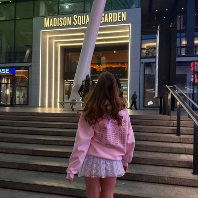 lustforfolklore's profile picture. ca + nyc! ⋆ ˚｡⋆୨♡୧⋆ ˚｡⋆