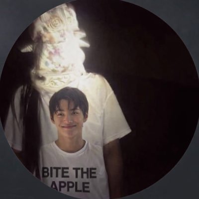 onlyfivee's profile picture. 