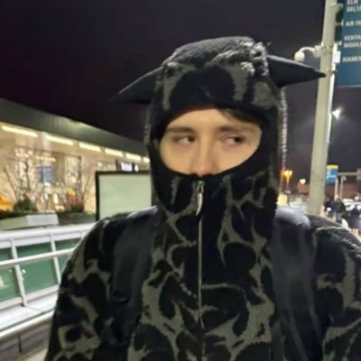 hoppyphanvember's profile picture. getting hard every monday with dan and phil 🙂‍↕️ in gay hockey show hell