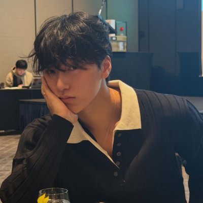 shacrkc's profile picture. I followed my heart, and it led me to the fridge