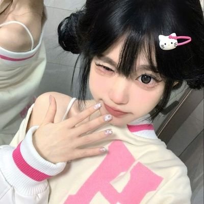 sxtopped's profile picture. 🌙 🌠 #BA─── : moonshine, 빛는! lunar valleys a full eclipse #heart2heart 1950s fading into madness. ‧₊˚✧