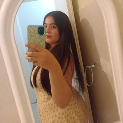 AnabellaMilena's profile picture. 🤍🌱🐶🌷🍃🇦🇷