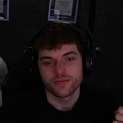 EmmettsZaba's profile picture. 8teen | are you looking or seeing 🫡