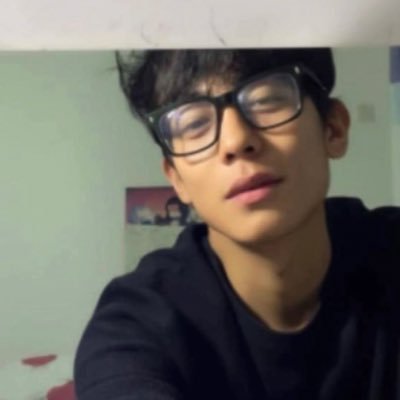 puffyyyyy81's profile picture. 主动才有可能 有🚪