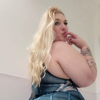 Thicbitch78's profile picture. 🔞|🇱🇷 |  🍒 BBW MILF with curves made to worship.
🔥 No PPV — just pure, unapologetic pleasure.
💌 DM for menu… and your new addiction