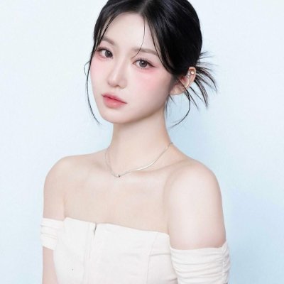 yewlva's profile picture. 𓉮𝅄 ˖ָ 𝅦 An Ode to L͟ɑ͟c͟u͟s͟t͟r͟i͟n͟e; She exists in shades of blush and soft devotion “..mon âme rosée..” Letting the words unfurl like a fading rose. ☙ ˖🧷