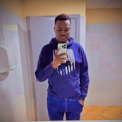 _Lessley's profile picture. BSc MLS 🎓 | Tech & Data Science 💻📊 Anime • Manga • Comics 🎌 | Arsenal 🔴⚪️.