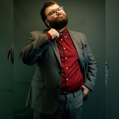 JoshGjonaj's profile picture. That Guy With The Bowtie.          
Commentator/Interviewer
🇮🇹🇦🇱🎀🎤🎧🎙