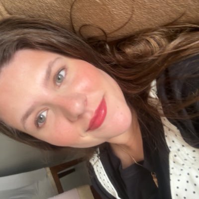 LarisRech's profile picture. Ela adorava mistérios tanto que se tornou um