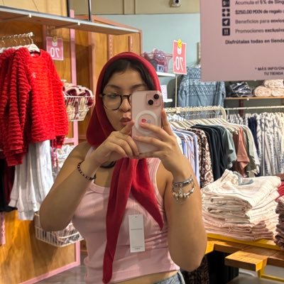 claudiaachip's profile picture. como si nada como si nadie como si nunca