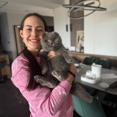 MariaValer79044's profile picture. 