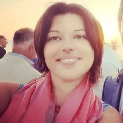 GiuliaCortese1's profile picture. Giornalista pubblicista, mamma di Sara. Impronta laica ed europeista, idealista senza illusioni, spirito libero. 
Good vibes or goodbye.