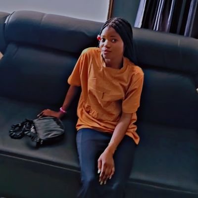 AjewoleA12262's profile picture. blending expert makeup techniques with skincare knowledge to ensure healthy, radiant skin for every client.