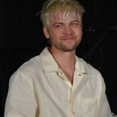 lovelythealex's profile picture. ——; not your average nephilim.