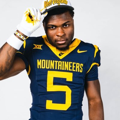 T7even7's profile picture. Edna Karr C/o 25 |6’2 202lbs| WIDE RECEIVER https://t.co/3Zl2MqGLv4 @agentkobi