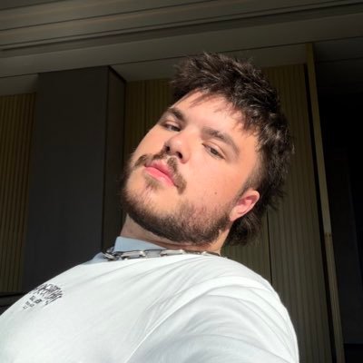 linxlsxn's profile picture. he/him / ♋︎ ♓︎ ♐︎ /